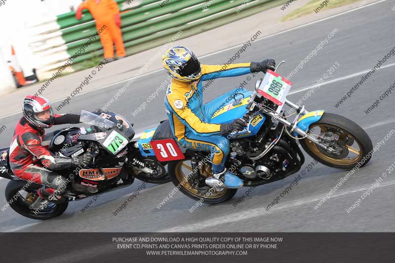 Vintage motorcycle club;eventdigitalimages;mallory park;mallory park trackday photographs;no limits trackdays;peter wileman photography;trackday digital images;trackday photos;vmcc festival 1000 bikes photographs