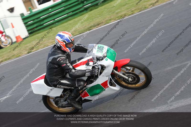 Vintage motorcycle club;eventdigitalimages;mallory park;mallory park trackday photographs;no limits trackdays;peter wileman photography;trackday digital images;trackday photos;vmcc festival 1000 bikes photographs