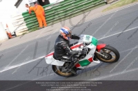 Vintage-motorcycle-club;eventdigitalimages;mallory-park;mallory-park-trackday-photographs;no-limits-trackdays;peter-wileman-photography;trackday-digital-images;trackday-photos;vmcc-festival-1000-bikes-photographs