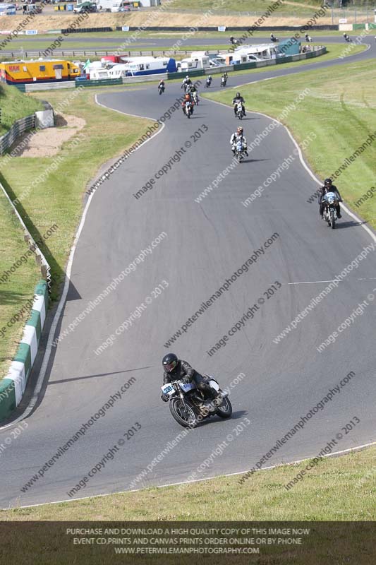 Vintage motorcycle club;eventdigitalimages;mallory park;mallory park trackday photographs;no limits trackdays;peter wileman photography;trackday digital images;trackday photos;vmcc festival 1000 bikes photographs