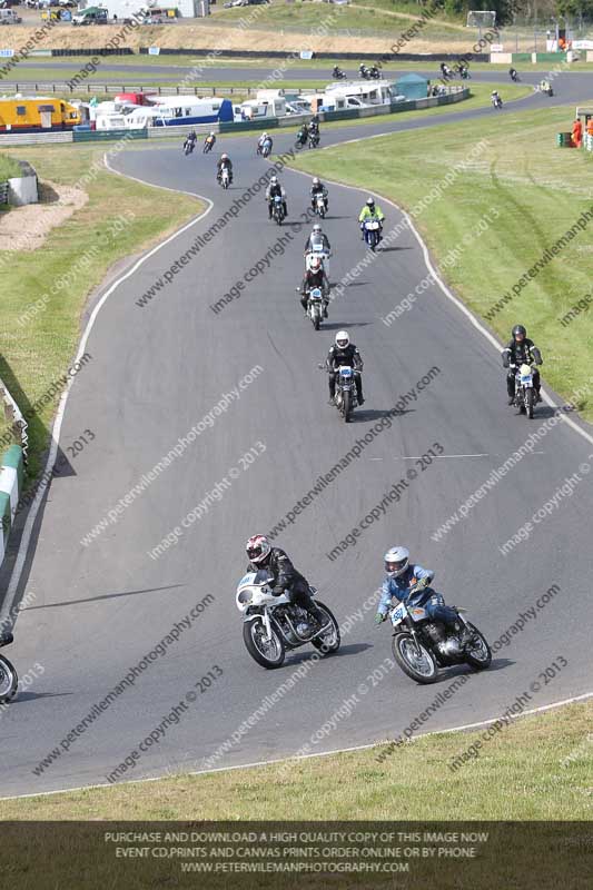 Vintage motorcycle club;eventdigitalimages;mallory park;mallory park trackday photographs;no limits trackdays;peter wileman photography;trackday digital images;trackday photos;vmcc festival 1000 bikes photographs