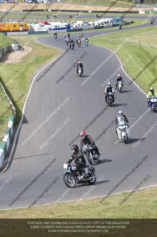 Vintage motorcycle club;eventdigitalimages;mallory park;mallory park trackday photographs;no limits trackdays;peter wileman photography;trackday digital images;trackday photos;vmcc festival 1000 bikes photographs