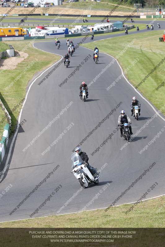 Vintage motorcycle club;eventdigitalimages;mallory park;mallory park trackday photographs;no limits trackdays;peter wileman photography;trackday digital images;trackday photos;vmcc festival 1000 bikes photographs