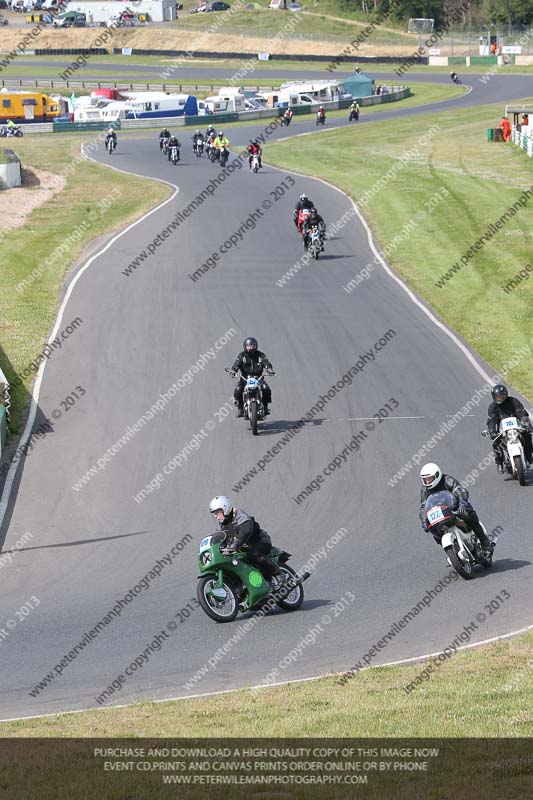 Vintage motorcycle club;eventdigitalimages;mallory park;mallory park trackday photographs;no limits trackdays;peter wileman photography;trackday digital images;trackday photos;vmcc festival 1000 bikes photographs