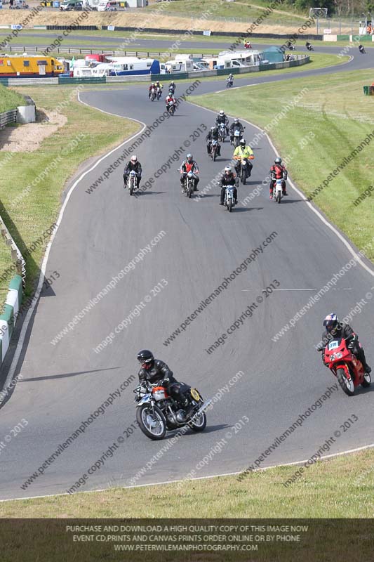 Vintage motorcycle club;eventdigitalimages;mallory park;mallory park trackday photographs;no limits trackdays;peter wileman photography;trackday digital images;trackday photos;vmcc festival 1000 bikes photographs