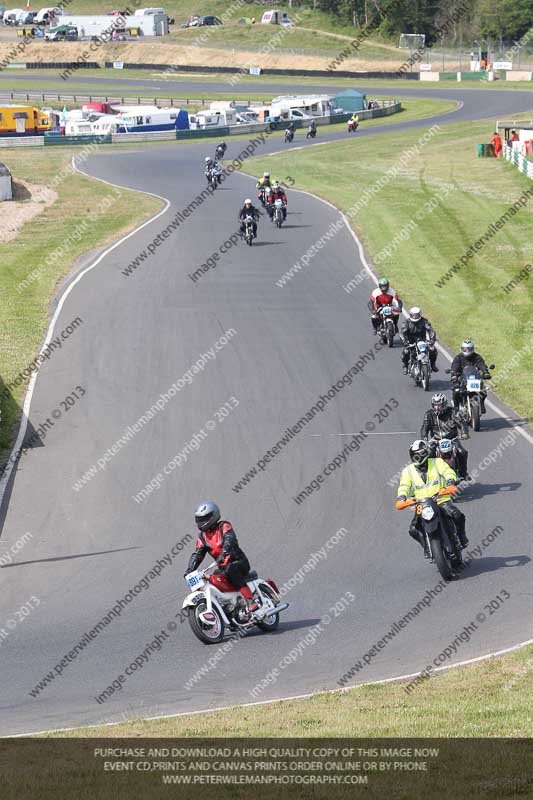 Vintage motorcycle club;eventdigitalimages;mallory park;mallory park trackday photographs;no limits trackdays;peter wileman photography;trackday digital images;trackday photos;vmcc festival 1000 bikes photographs