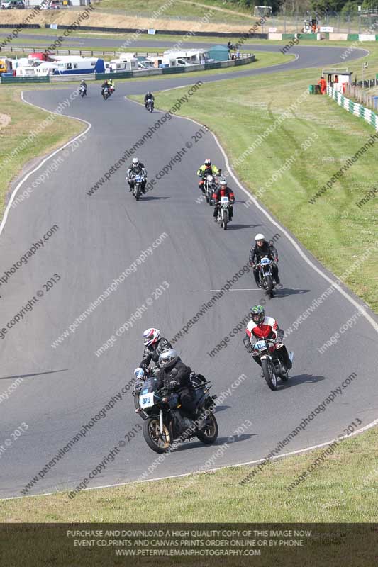 Vintage motorcycle club;eventdigitalimages;mallory park;mallory park trackday photographs;no limits trackdays;peter wileman photography;trackday digital images;trackday photos;vmcc festival 1000 bikes photographs