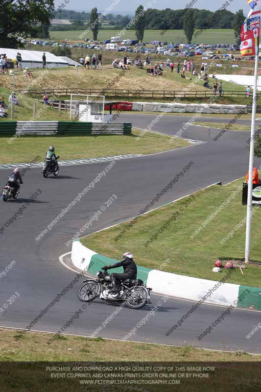 Vintage motorcycle club;eventdigitalimages;mallory park;mallory park trackday photographs;no limits trackdays;peter wileman photography;trackday digital images;trackday photos;vmcc festival 1000 bikes photographs