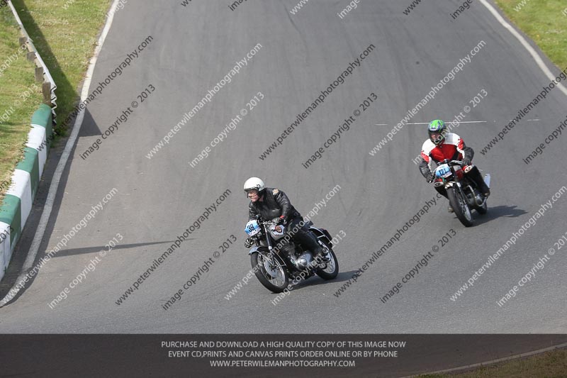 Vintage motorcycle club;eventdigitalimages;mallory park;mallory park trackday photographs;no limits trackdays;peter wileman photography;trackday digital images;trackday photos;vmcc festival 1000 bikes photographs