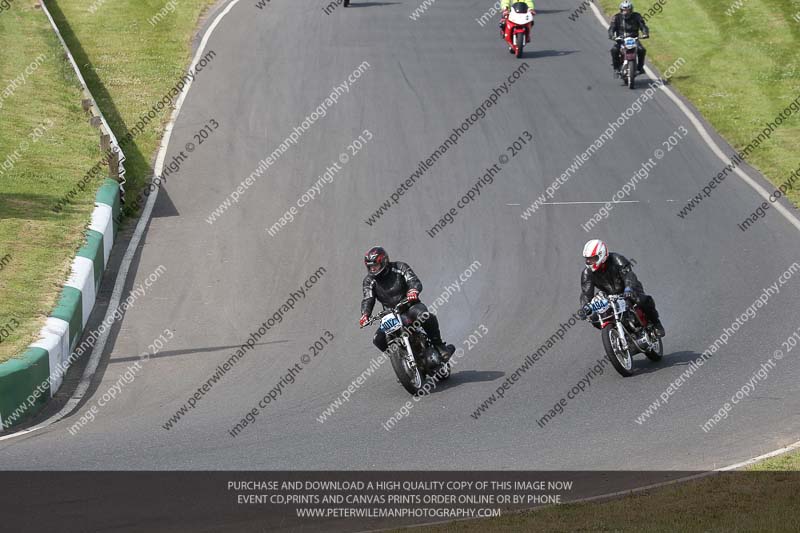 Vintage motorcycle club;eventdigitalimages;mallory park;mallory park trackday photographs;no limits trackdays;peter wileman photography;trackday digital images;trackday photos;vmcc festival 1000 bikes photographs