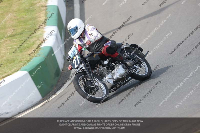 Vintage motorcycle club;eventdigitalimages;mallory park;mallory park trackday photographs;no limits trackdays;peter wileman photography;trackday digital images;trackday photos;vmcc festival 1000 bikes photographs