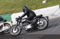 Vintage-motorcycle-club;eventdigitalimages;mallory-park;mallory-park-trackday-photographs;no-limits-trackdays;peter-wileman-photography;trackday-digital-images;trackday-photos;vmcc-festival-1000-bikes-photographs