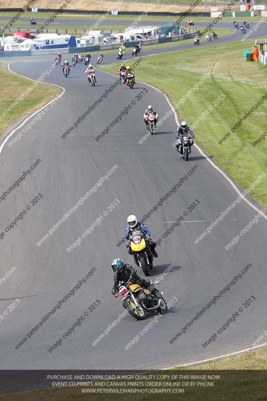 Vintage motorcycle club;eventdigitalimages;mallory park;mallory park trackday photographs;no limits trackdays;peter wileman photography;trackday digital images;trackday photos;vmcc festival 1000 bikes photographs