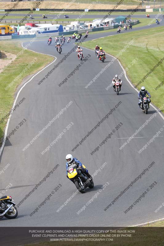 Vintage motorcycle club;eventdigitalimages;mallory park;mallory park trackday photographs;no limits trackdays;peter wileman photography;trackday digital images;trackday photos;vmcc festival 1000 bikes photographs