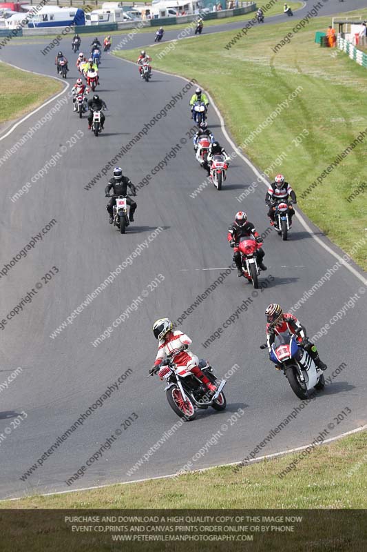 Vintage motorcycle club;eventdigitalimages;mallory park;mallory park trackday photographs;no limits trackdays;peter wileman photography;trackday digital images;trackday photos;vmcc festival 1000 bikes photographs