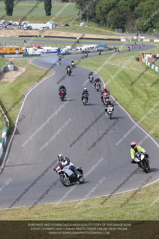 Vintage motorcycle club;eventdigitalimages;mallory park;mallory park trackday photographs;no limits trackdays;peter wileman photography;trackday digital images;trackday photos;vmcc festival 1000 bikes photographs