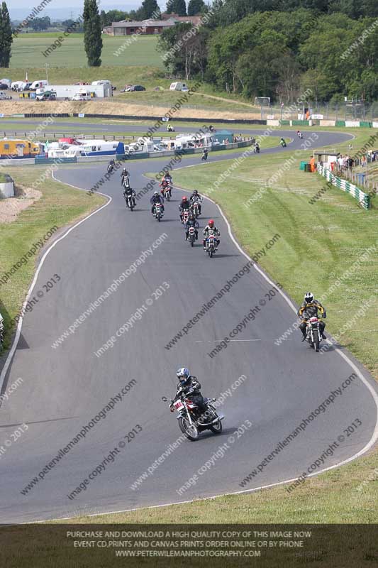 Vintage motorcycle club;eventdigitalimages;mallory park;mallory park trackday photographs;no limits trackdays;peter wileman photography;trackday digital images;trackday photos;vmcc festival 1000 bikes photographs