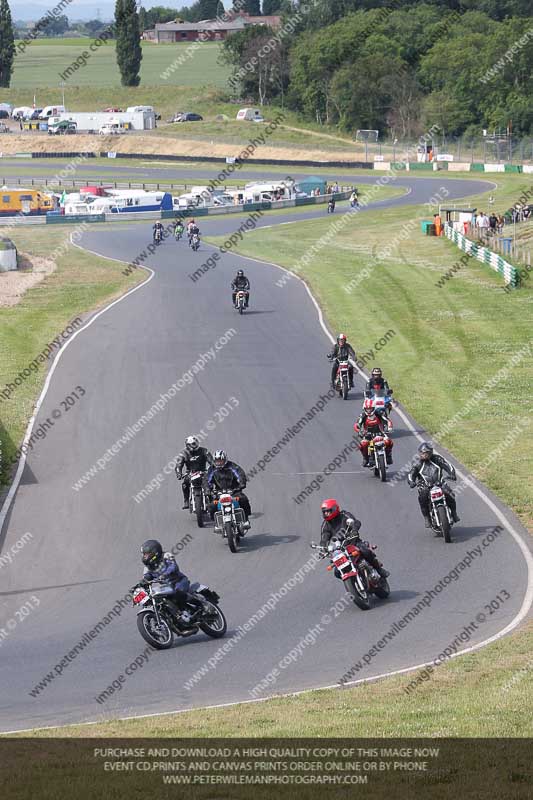 Vintage motorcycle club;eventdigitalimages;mallory park;mallory park trackday photographs;no limits trackdays;peter wileman photography;trackday digital images;trackday photos;vmcc festival 1000 bikes photographs