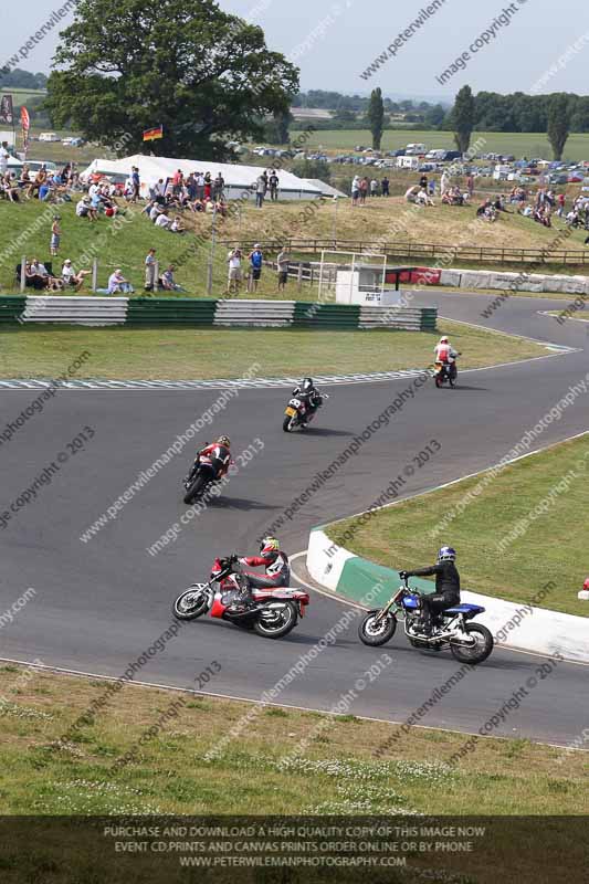Vintage motorcycle club;eventdigitalimages;mallory park;mallory park trackday photographs;no limits trackdays;peter wileman photography;trackday digital images;trackday photos;vmcc festival 1000 bikes photographs