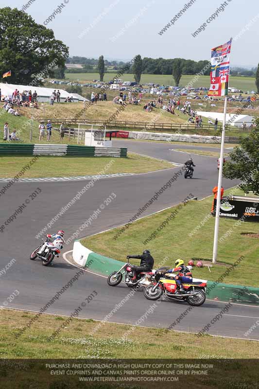 Vintage motorcycle club;eventdigitalimages;mallory park;mallory park trackday photographs;no limits trackdays;peter wileman photography;trackday digital images;trackday photos;vmcc festival 1000 bikes photographs