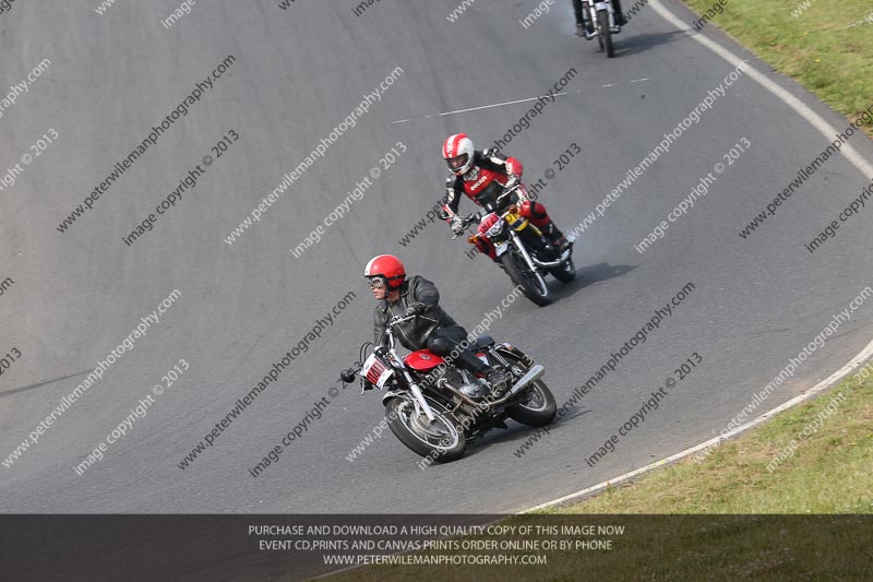 Vintage motorcycle club;eventdigitalimages;mallory park;mallory park trackday photographs;no limits trackdays;peter wileman photography;trackday digital images;trackday photos;vmcc festival 1000 bikes photographs