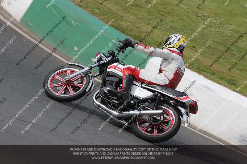 Vintage motorcycle club;eventdigitalimages;mallory park;mallory park trackday photographs;no limits trackdays;peter wileman photography;trackday digital images;trackday photos;vmcc festival 1000 bikes photographs