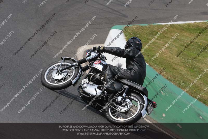 Vintage motorcycle club;eventdigitalimages;mallory park;mallory park trackday photographs;no limits trackdays;peter wileman photography;trackday digital images;trackday photos;vmcc festival 1000 bikes photographs