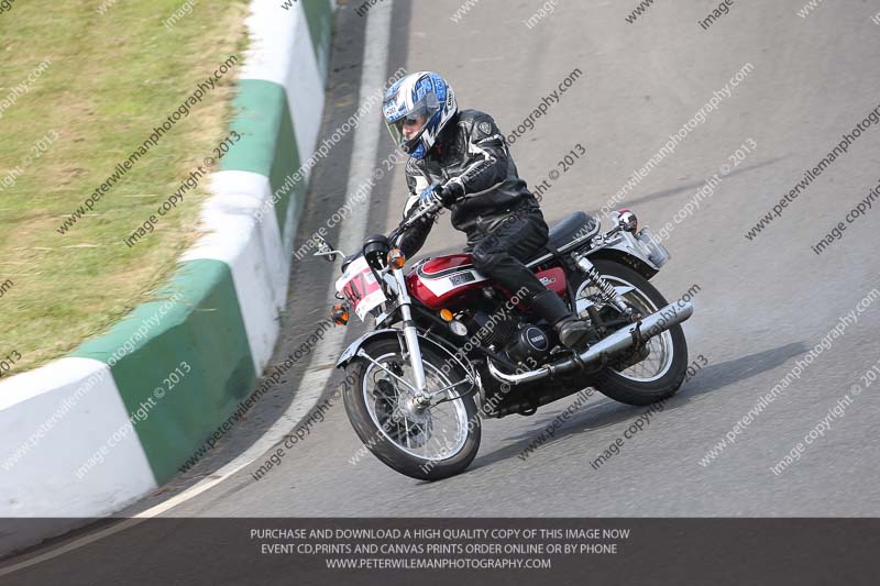 Vintage motorcycle club;eventdigitalimages;mallory park;mallory park trackday photographs;no limits trackdays;peter wileman photography;trackday digital images;trackday photos;vmcc festival 1000 bikes photographs
