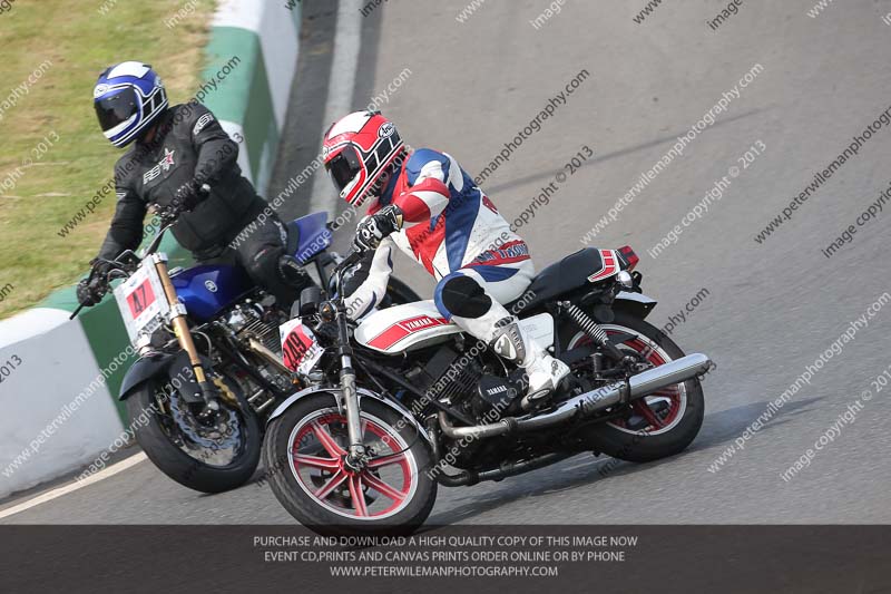 Vintage motorcycle club;eventdigitalimages;mallory park;mallory park trackday photographs;no limits trackdays;peter wileman photography;trackday digital images;trackday photos;vmcc festival 1000 bikes photographs