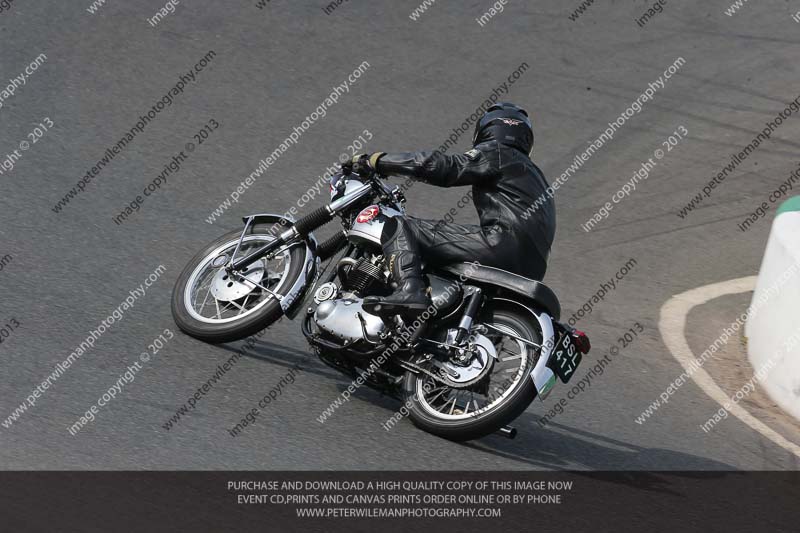 Vintage motorcycle club;eventdigitalimages;mallory park;mallory park trackday photographs;no limits trackdays;peter wileman photography;trackday digital images;trackday photos;vmcc festival 1000 bikes photographs