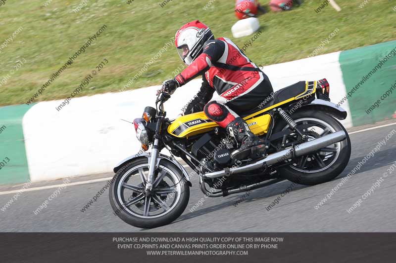 Vintage motorcycle club;eventdigitalimages;mallory park;mallory park trackday photographs;no limits trackdays;peter wileman photography;trackday digital images;trackday photos;vmcc festival 1000 bikes photographs