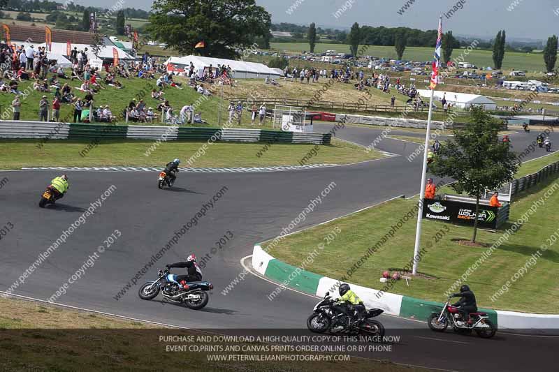Vintage motorcycle club;eventdigitalimages;mallory park;mallory park trackday photographs;no limits trackdays;peter wileman photography;trackday digital images;trackday photos;vmcc festival 1000 bikes photographs