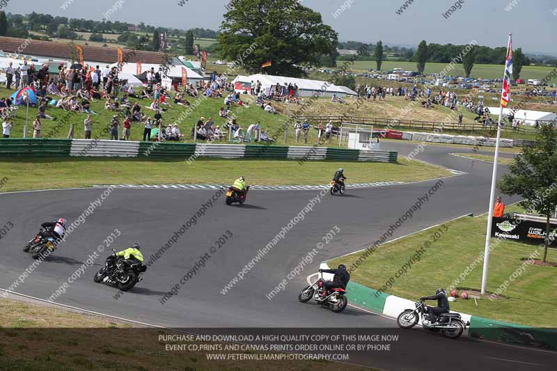 Vintage motorcycle club;eventdigitalimages;mallory park;mallory park trackday photographs;no limits trackdays;peter wileman photography;trackday digital images;trackday photos;vmcc festival 1000 bikes photographs