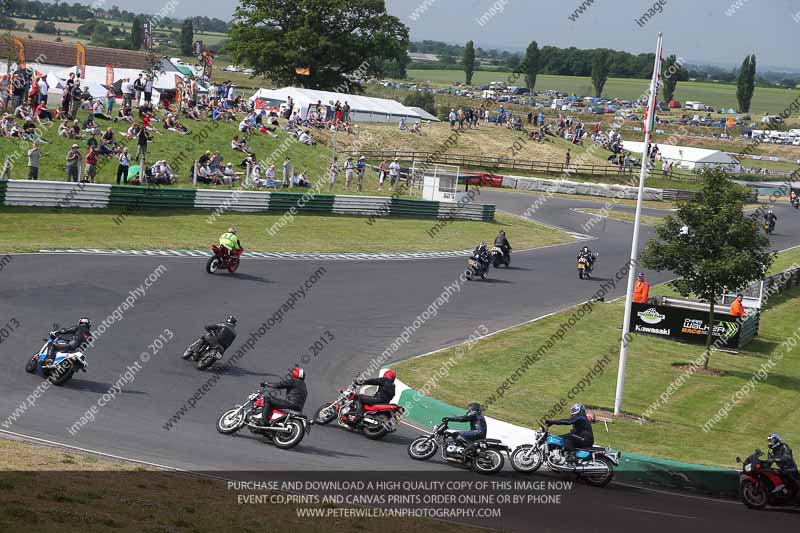 Vintage motorcycle club;eventdigitalimages;mallory park;mallory park trackday photographs;no limits trackdays;peter wileman photography;trackday digital images;trackday photos;vmcc festival 1000 bikes photographs