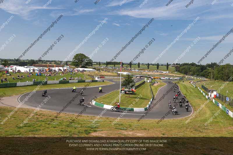 Vintage motorcycle club;eventdigitalimages;mallory park;mallory park trackday photographs;no limits trackdays;peter wileman photography;trackday digital images;trackday photos;vmcc festival 1000 bikes photographs