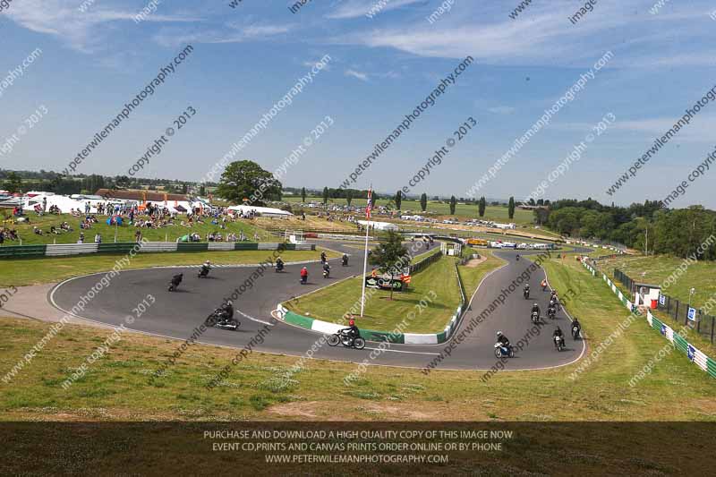 Vintage motorcycle club;eventdigitalimages;mallory park;mallory park trackday photographs;no limits trackdays;peter wileman photography;trackday digital images;trackday photos;vmcc festival 1000 bikes photographs