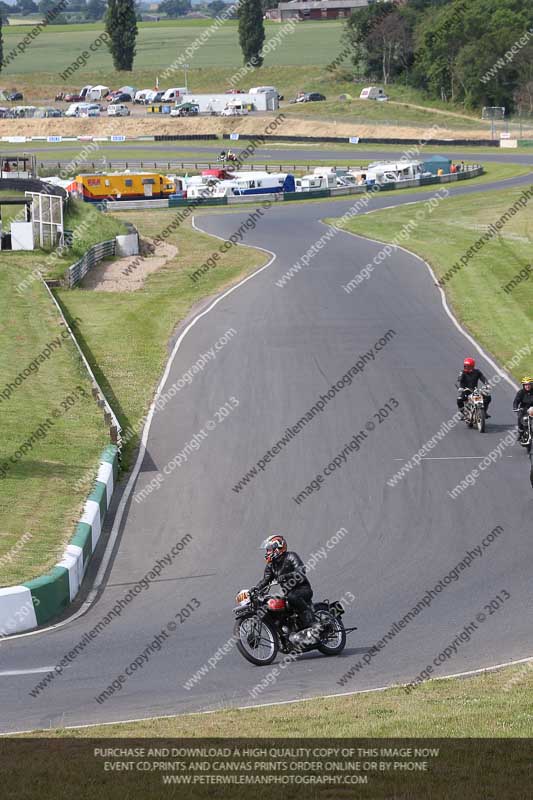 Vintage motorcycle club;eventdigitalimages;mallory park;mallory park trackday photographs;no limits trackdays;peter wileman photography;trackday digital images;trackday photos;vmcc festival 1000 bikes photographs