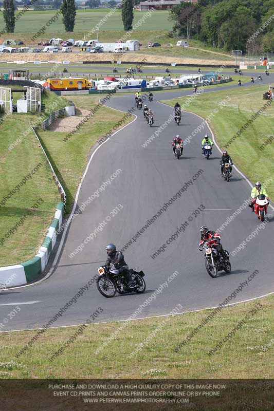 Vintage motorcycle club;eventdigitalimages;mallory park;mallory park trackday photographs;no limits trackdays;peter wileman photography;trackday digital images;trackday photos;vmcc festival 1000 bikes photographs