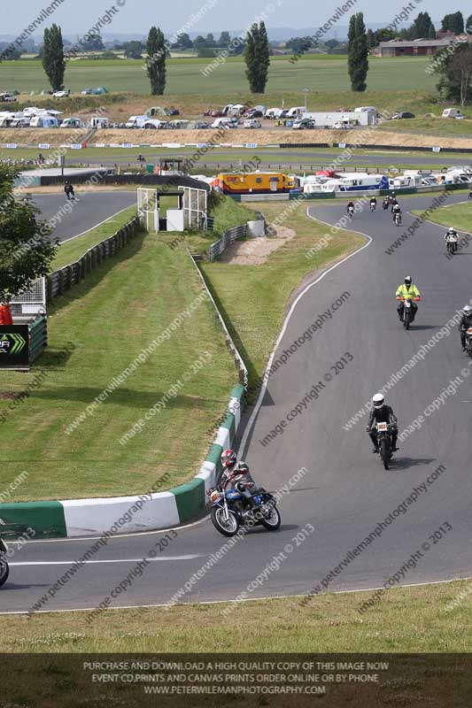 Vintage motorcycle club;eventdigitalimages;mallory park;mallory park trackday photographs;no limits trackdays;peter wileman photography;trackday digital images;trackday photos;vmcc festival 1000 bikes photographs