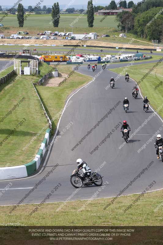 Vintage motorcycle club;eventdigitalimages;mallory park;mallory park trackday photographs;no limits trackdays;peter wileman photography;trackday digital images;trackday photos;vmcc festival 1000 bikes photographs