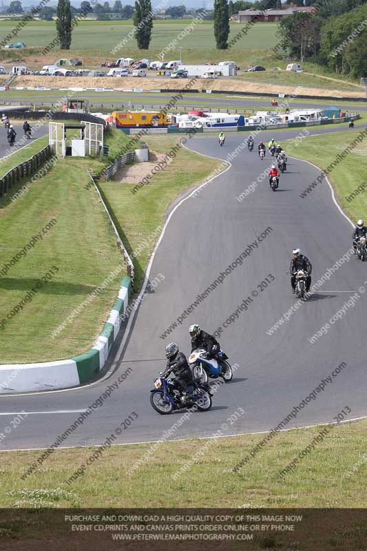 Vintage motorcycle club;eventdigitalimages;mallory park;mallory park trackday photographs;no limits trackdays;peter wileman photography;trackday digital images;trackday photos;vmcc festival 1000 bikes photographs