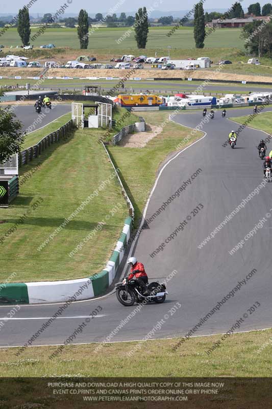 Vintage motorcycle club;eventdigitalimages;mallory park;mallory park trackday photographs;no limits trackdays;peter wileman photography;trackday digital images;trackday photos;vmcc festival 1000 bikes photographs