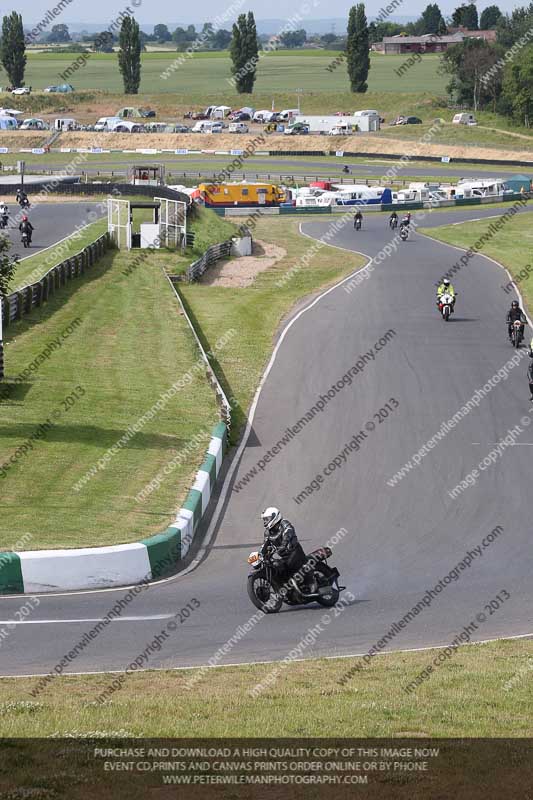 Vintage motorcycle club;eventdigitalimages;mallory park;mallory park trackday photographs;no limits trackdays;peter wileman photography;trackday digital images;trackday photos;vmcc festival 1000 bikes photographs