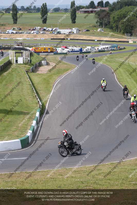 Vintage motorcycle club;eventdigitalimages;mallory park;mallory park trackday photographs;no limits trackdays;peter wileman photography;trackday digital images;trackday photos;vmcc festival 1000 bikes photographs