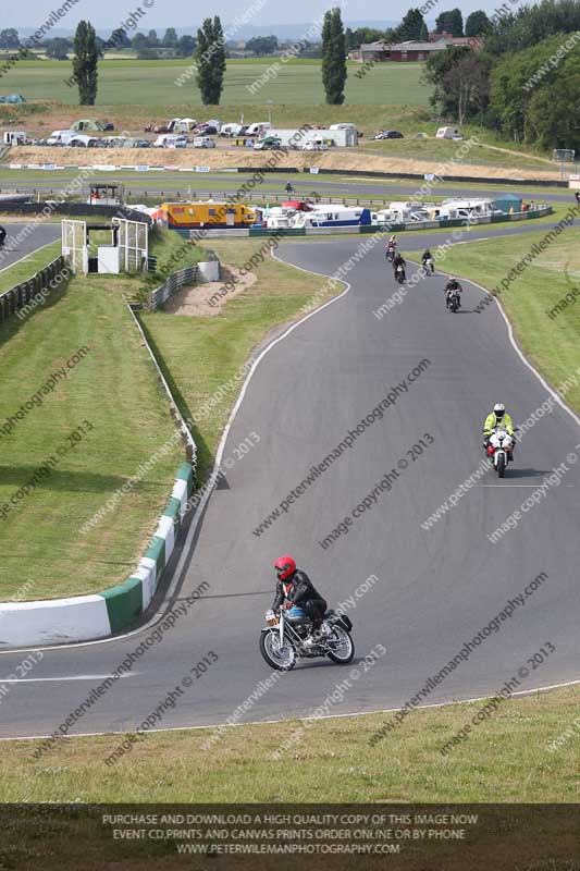 Vintage motorcycle club;eventdigitalimages;mallory park;mallory park trackday photographs;no limits trackdays;peter wileman photography;trackday digital images;trackday photos;vmcc festival 1000 bikes photographs