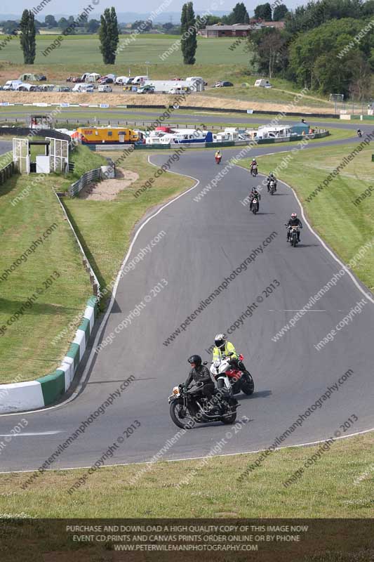 Vintage motorcycle club;eventdigitalimages;mallory park;mallory park trackday photographs;no limits trackdays;peter wileman photography;trackday digital images;trackday photos;vmcc festival 1000 bikes photographs