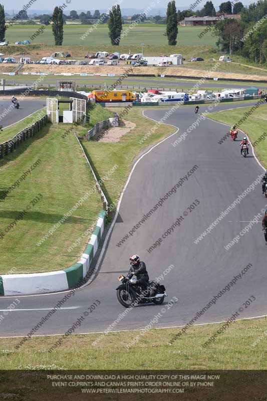 Vintage motorcycle club;eventdigitalimages;mallory park;mallory park trackday photographs;no limits trackdays;peter wileman photography;trackday digital images;trackday photos;vmcc festival 1000 bikes photographs