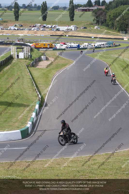 Vintage motorcycle club;eventdigitalimages;mallory park;mallory park trackday photographs;no limits trackdays;peter wileman photography;trackday digital images;trackday photos;vmcc festival 1000 bikes photographs