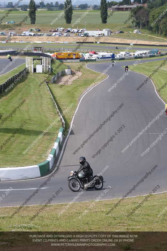 Vintage motorcycle club;eventdigitalimages;mallory park;mallory park trackday photographs;no limits trackdays;peter wileman photography;trackday digital images;trackday photos;vmcc festival 1000 bikes photographs