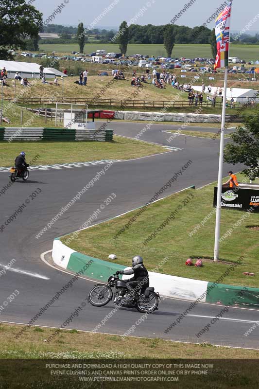 Vintage motorcycle club;eventdigitalimages;mallory park;mallory park trackday photographs;no limits trackdays;peter wileman photography;trackday digital images;trackday photos;vmcc festival 1000 bikes photographs